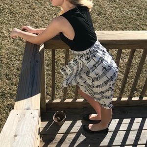 Black and white music note dress (Medium)
